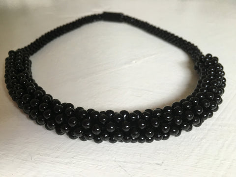 Beautiful hand-crafted necklace - Noir - with strong magnetic clasp